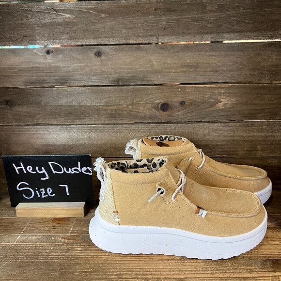 New Womens Hey Dude Wendy Tan Suede Peak Hi Platform Ankle Booties‎ Boots Size 7 - Picture 1 of 6